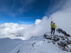 am gipfel des ortlers mit bergfuehrer